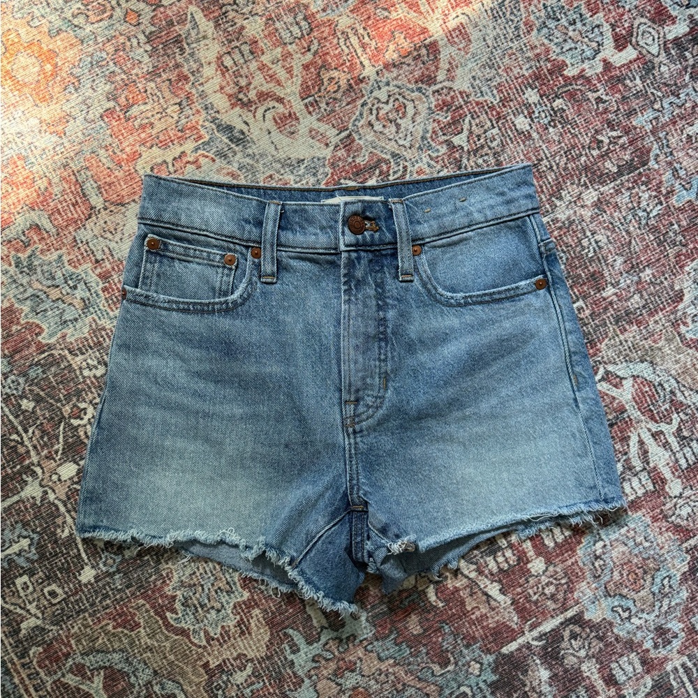 Madewell “The Perfect Jean Short” - Size 25